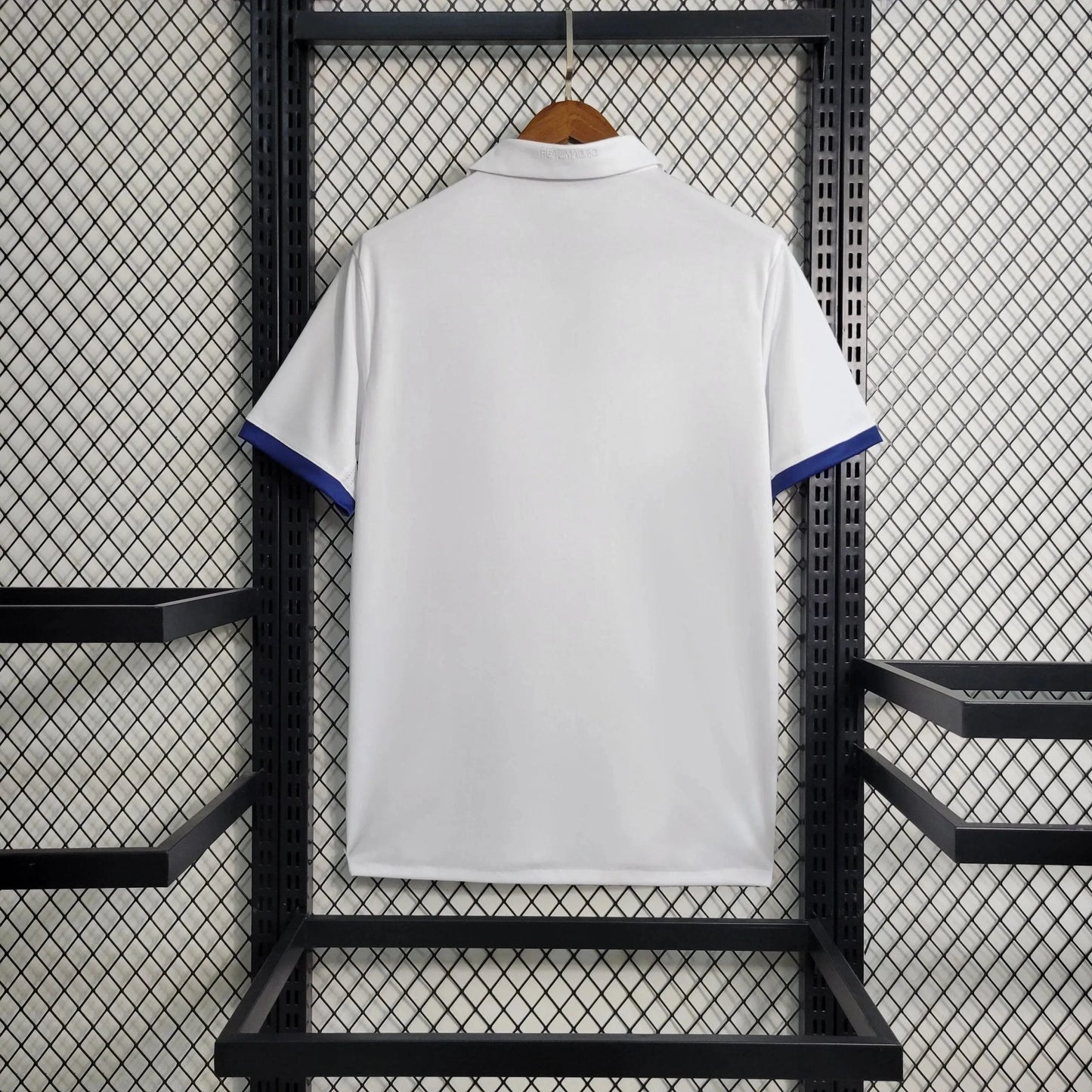 Retro 16/17 Shirt - Match Day