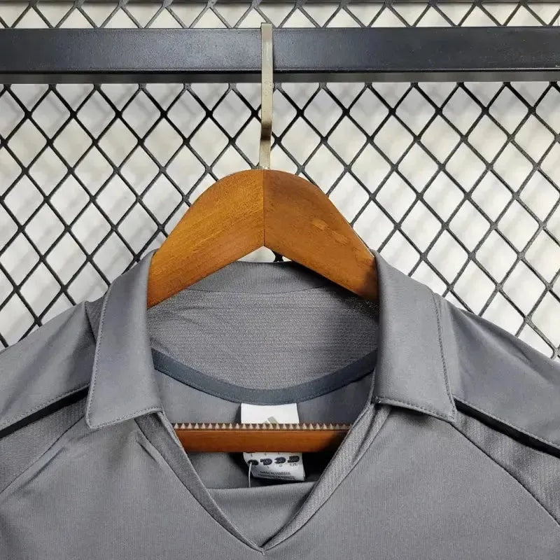 II 2005/06 Retro Away Shirt - Match Day