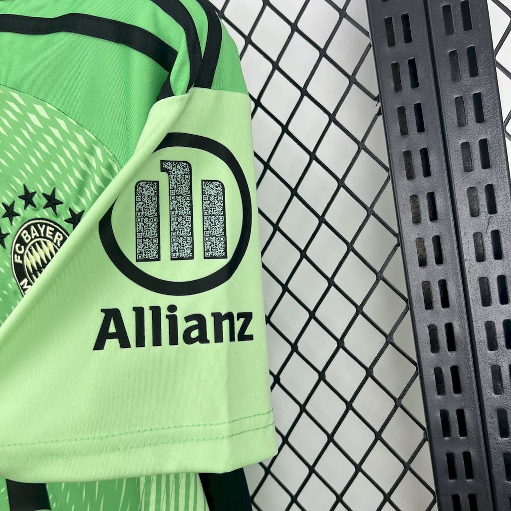 Goalkeeper 25/26 Kids Shirt Kit - Match Day