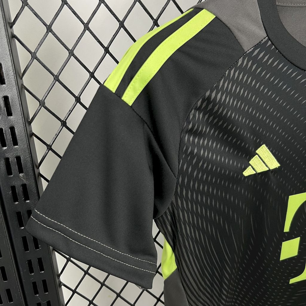 Goalkeeper 2 25/26 Kids Shirt Kit - Match Day